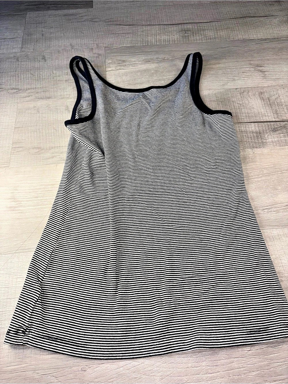 Jaded Glory Striped Tank Top in Black & White Size Large Like New - Picture 2 of 3